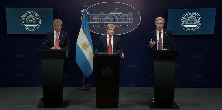 Referentes del Gobierno nacional anunciaron una serie de medidas que simplificarán las operaciones económicas cotidianas de los argentinos. Foto: Captura de video