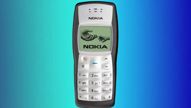 Con su linterna y teclado de goma, el Nokia 1100 definió una era para la marca Nokia. Con su linterna y teclado de goma, el Nokia 1100 definió una era para la marca Nokia.