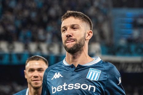 Luciano Vietto rompió el silencio y disparó con munición pesada contra Milito y Costas. Luciano Vietto rompió el silencio y disparó con munición pesada contra Milito y Costas.