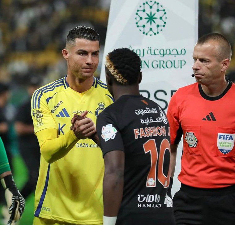 El capitán de Zambia dejó en claro que prefiere a Cristiano Ronaldo por sobre Messi. El capitán de Zambia dejó en claro que prefiere a Cristiano Ronaldo por sobre Messi.