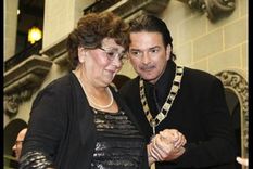 Ricardo Arjona y su mamá Mimi Foto: Archivo