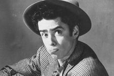 Adalberto Martínez, conocido como Resortes, fue un actor y comediante mexicano.