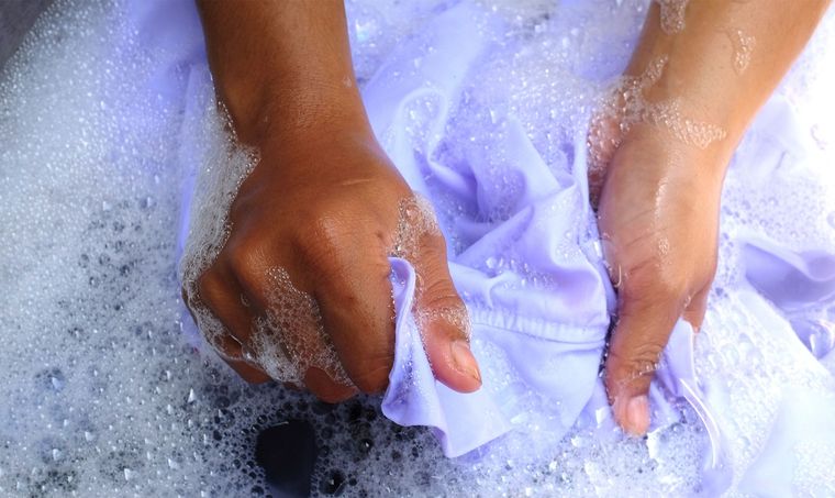 Nunca más fregarás tus prendas. Foto: Fuente: Shutterstock