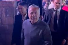 Alfredo Cornejo saliendo del Acto Central. Foto: Captura de video Alfredo Cornejo saliendo del Acto Central. Foto: Captura de video