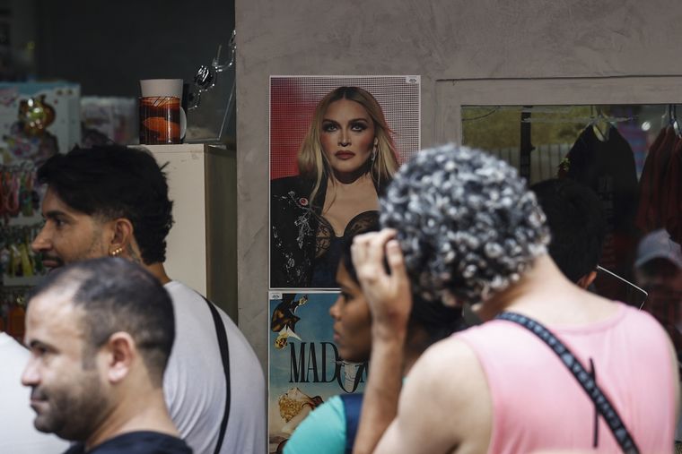 Miles de fanáticos de Madonna invadieron Río de Janeiro. Foto: EFE