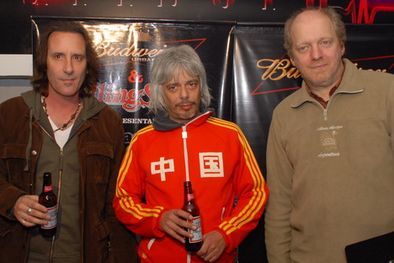 MDZol | Manuel Wirtz, Bobby Flores y Claudio Kleiman posaron para MDZ una vez terminada la charla. Foto: Gerardo Gómez / MDZ