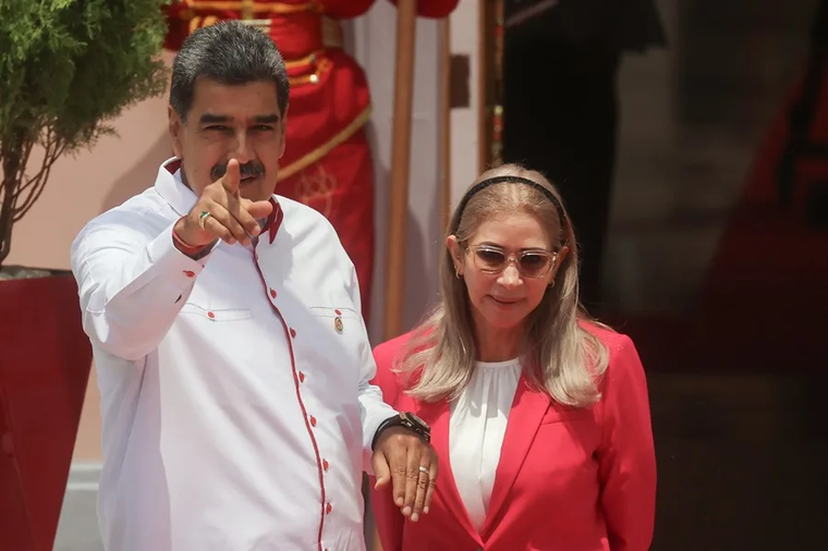 Nicolás Maduro y su esposa Cilia Flores.