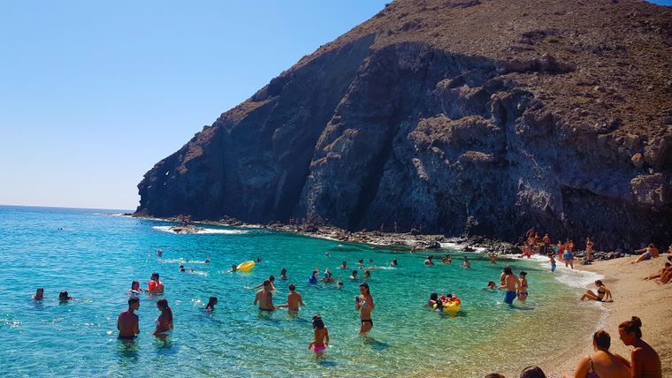 La Playa de los Muertos es uno de los paisajes más impactantes del litoral de Almería.