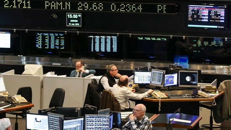 Si el riesgo país rompe el piso de los 600 puntos, se abre la posibilidad de evaluar un regreso a los mercados voluntarios de deuda.