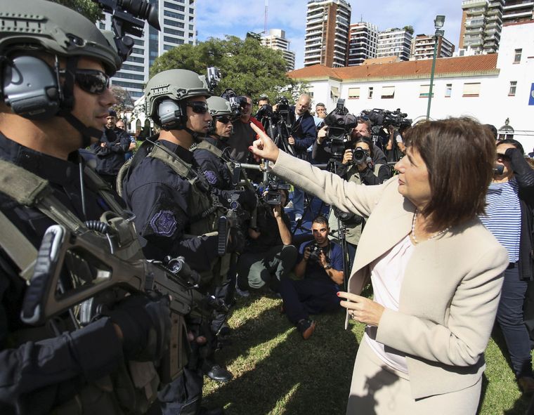 Patricia Bullrich en busca del voto militar Foto: MDZ