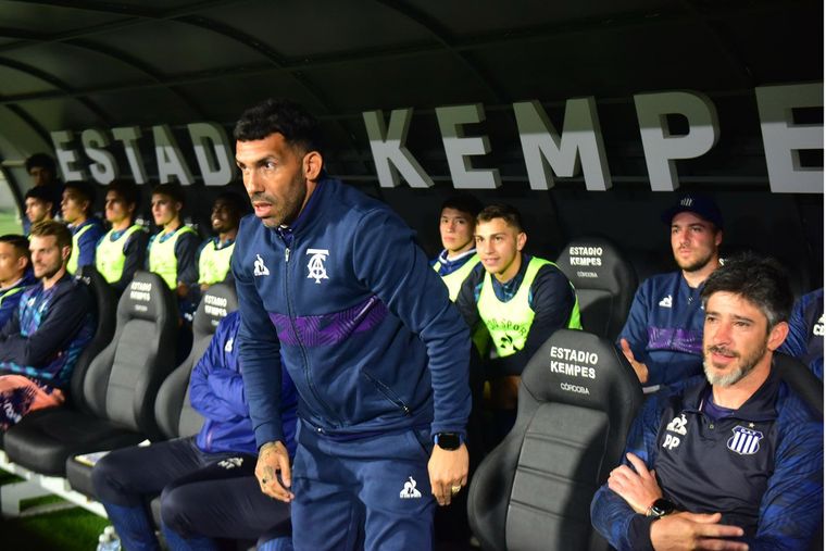 El Talleres de Tevez volvió al triunfo tras siete partidos y escapó del descenso.