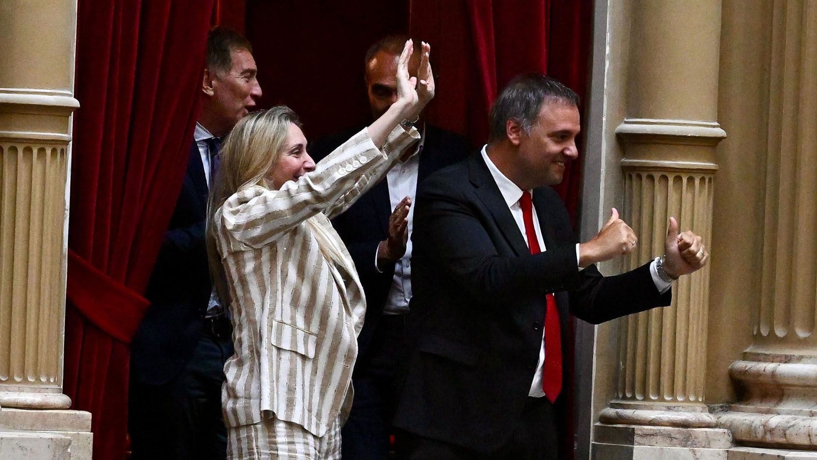 Karina Milei y Manuel Adorni en el Congreso