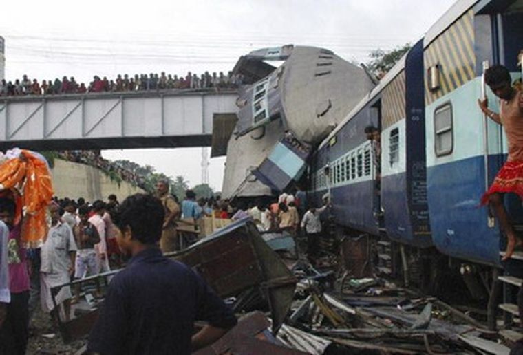 Así quedaron las máquinas tras el fuerte impacto.