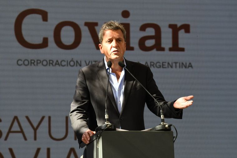 El ministro de Economía, Sergio Massa, lanzó incentivos a las liquidaciones de productos agropecuarios, pero juega en contra la inflación. Foto: Alf Ponce/MDZ