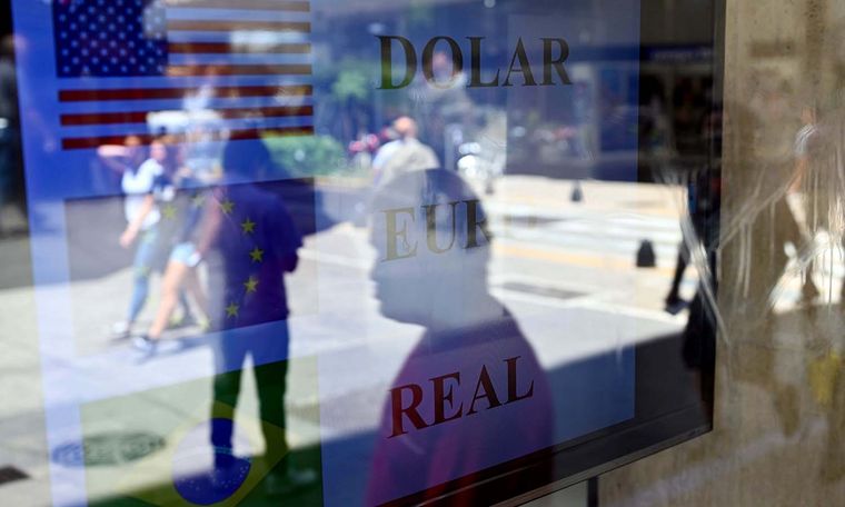 El dólar blue se mantiene estable desde la devaluación Foto: Télam
