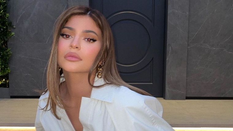 Kylie Jenner Show Posta - 2020-09-29T075048.082.jpg