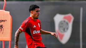 Knedry Páez comenzó su puesta a punto en River. Knedry Páez comenzó su puesta a punto en River.