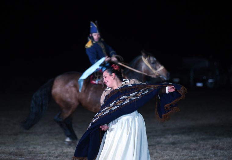 Los extranjeros que visitaron Mendoza quedaron fascinados con las danzas folklóricas. Los extranjeros que visitaron Mendoza quedaron fascinados con las danzas folklóricas.