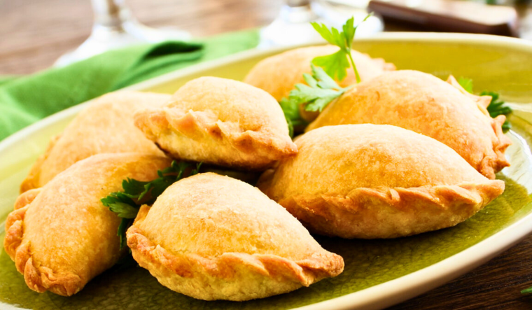 Empanadas de manzana caseras: el postre ideal para la familia Foto: Shutterstock