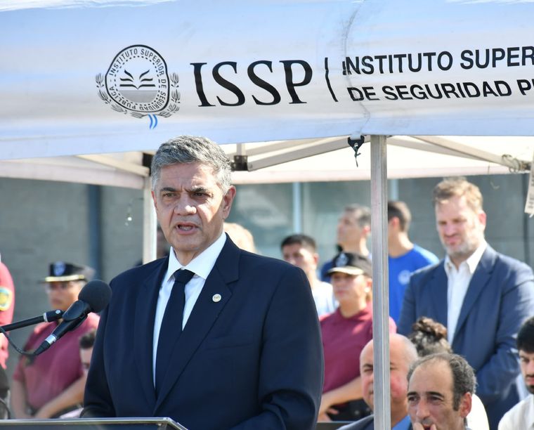 Jorge Macri ante los cadetes en el Instituto Superior de Seguridad Pública. Foto: Gobierno de la Ciudad de Buenos Aires