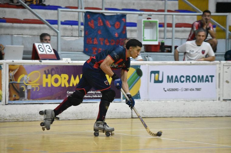 El torneo Mendocino de hockey sobre patines masculino tiene finalistas definidos. Foto: AMP