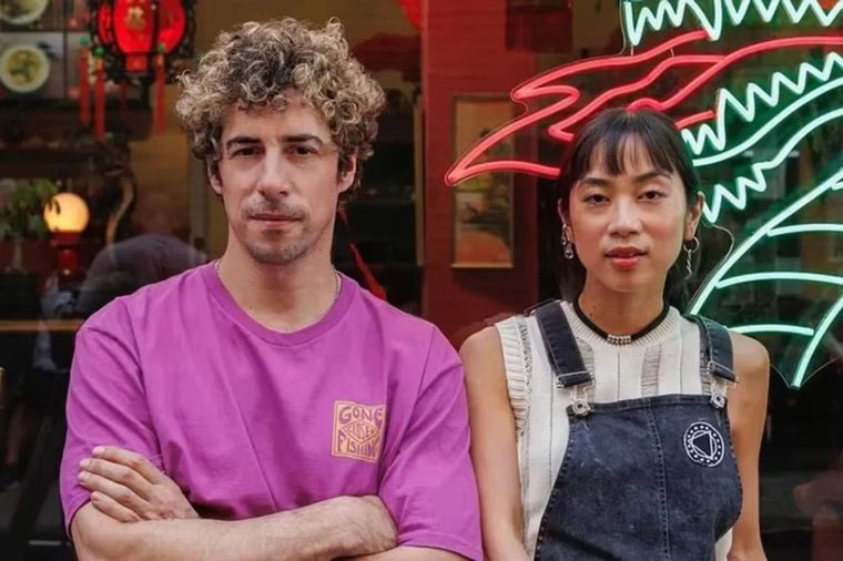 Esteban Lamothe y Débora Nishimoto Foto: Netflix