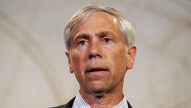 Barry Pollack es considerado uno de los abogados litigantes más destacados de EE.UU. y ganó casos prominentes como el de Julian Assange, el fundador de WikiLeaks. Barry Pollack es considerado uno de los abogados litigantes más destacados de EE.UU. y ganó casos prominentes como el de Julian Assange, el fundador de WikiLeaks.