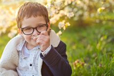 por que estar al aire libre puede salvar la vision de tus hijos