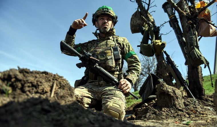 Los soldados ucranianos necesitan refuerzos en el frente de batalla. Foto: EFE