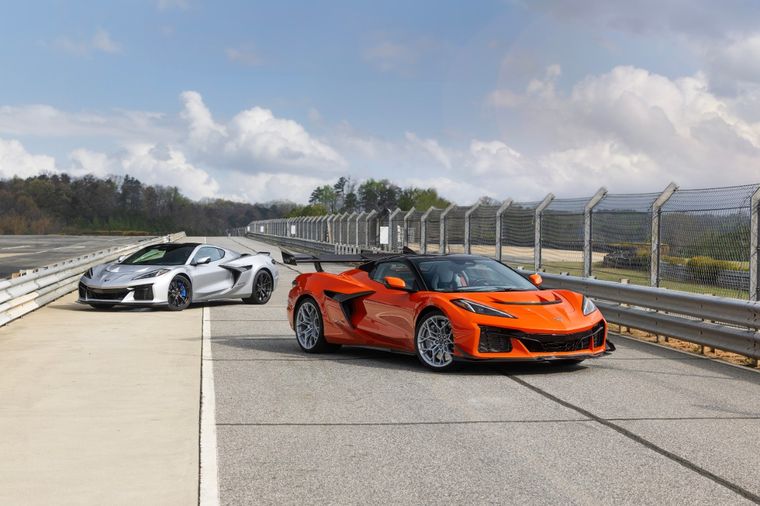 Chevrolet presentó un Corvette con tracción en las cuatro ruedas digno del legendario emblema ZR1: el Corvette ZR1X 2026.&nbsp;