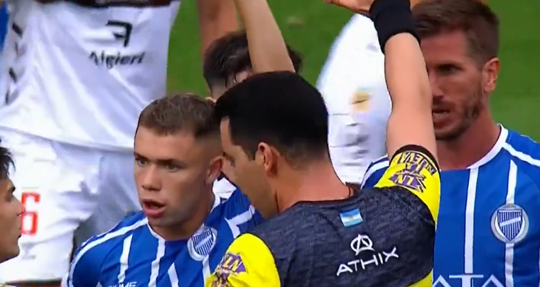 Todo Godoy Cruz reclamó penal por mano de Martínez. Foto: Captura