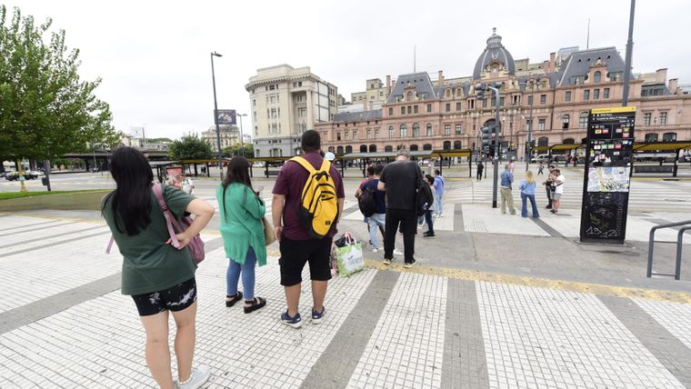 En Buenos Aires solo se registró una disminución del 5% en el transporte.