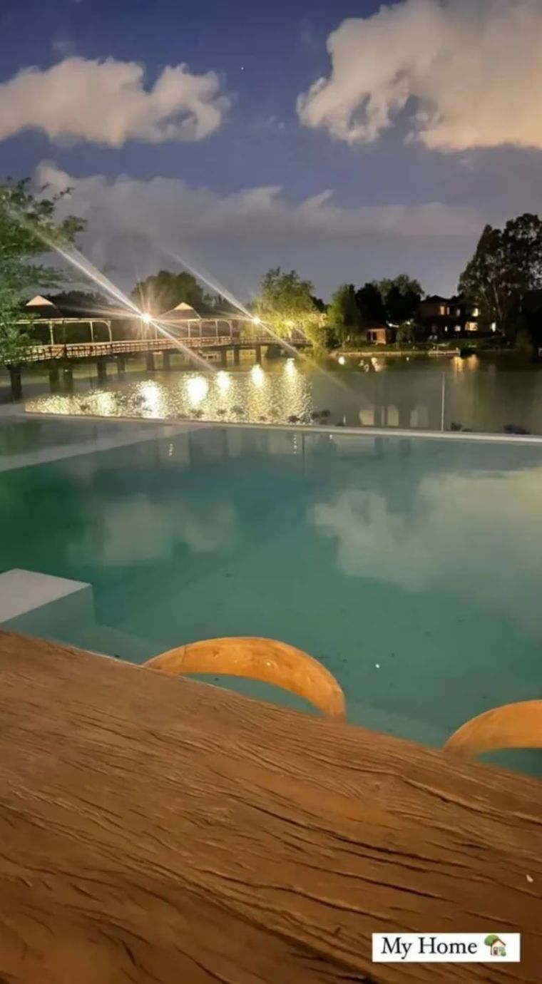 La vista exclusiva al lago desde el jardín de 2200 metros que busca nuevo dueño. La vista exclusiva al lago desde el jardín de 2200 metros que busca nuevo dueño.