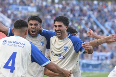 Godoy Cruz se presenta en la Isla Maciel con el objetivo de extender su invicto y seguir en la pelea Godoy Cruz se presenta en la Isla Maciel con el objetivo de extender su invicto y seguir en la pelea