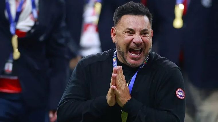 Mohamed fue campeón en México y se cruzó con un periodista en medio de los festejos.