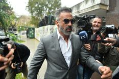 Leopoldo Luque, el neurocirujano de El Diez, pidió ser juzgado por jurado popular en la causa por Maradona. Leopoldo Luque, el neurocirujano de El Diez, pidió ser juzgado por jurado popular en la causa por Maradona.