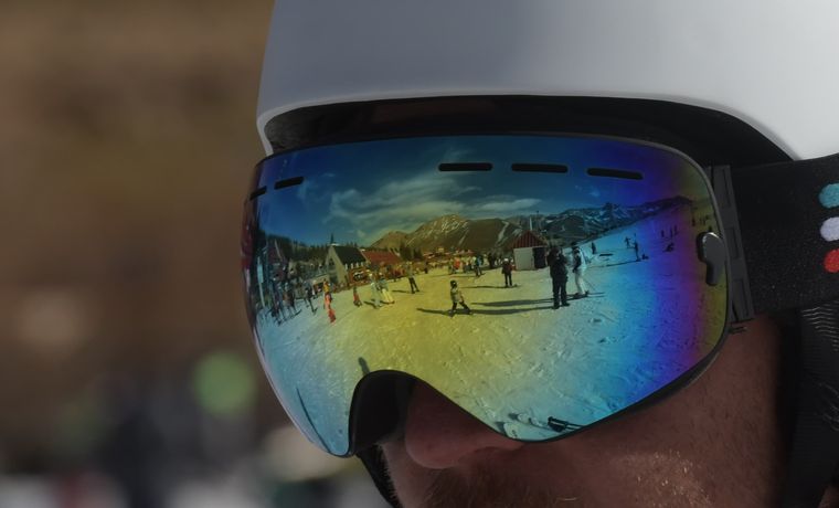 Cientos de esquiadores se dieron cita este sábado en Las Lrñas.