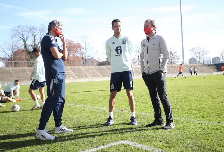 Busquets Busquets sufre esquince de ligamento leve de la rodilla izquierda Foto: @SeFutbol