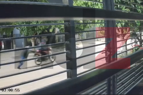 El robo de motos fue captado por cámaras de seguridad de viviendas en los barrios Inka 1 y 2. El robo de motos fue captado por cámaras de seguridad de viviendas en los barrios Inka 1 y 2.