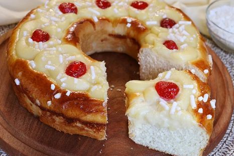 No hace falta ser pastelero para hacer esta rosca de Pascua casera. Foto: KUKit