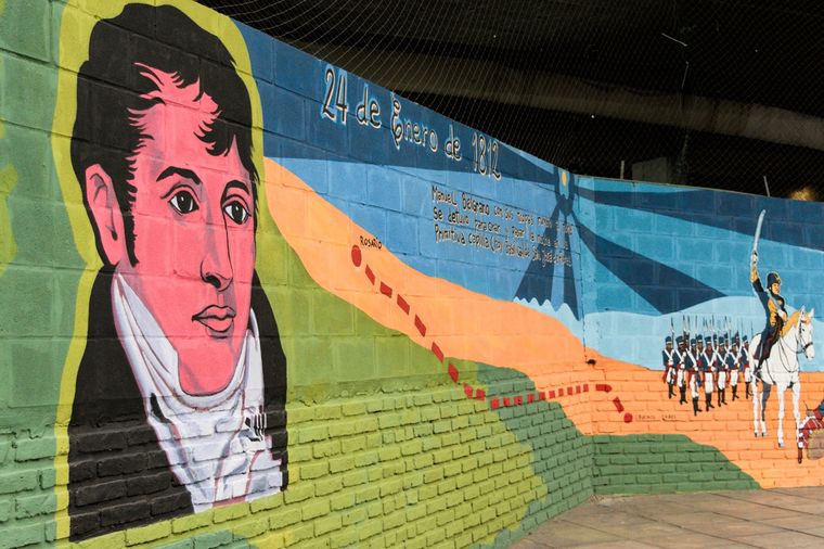El mural de Manuel Belgrano muestra al prócer junto con sus soldados de del Regimiento de Patricios.