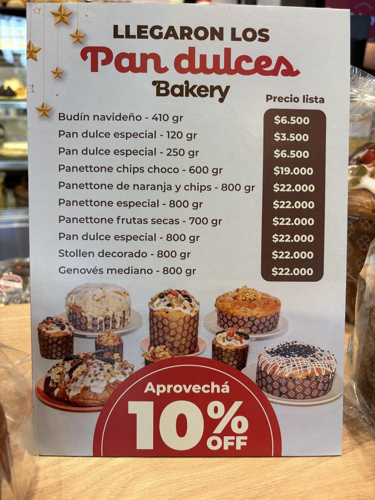 Los precios del pan dulce en la sucursal de Recoleta de Buenos Aires Bakery. Los precios del pan dulce en la sucursal de Recoleta de Buenos Aires Bakery.