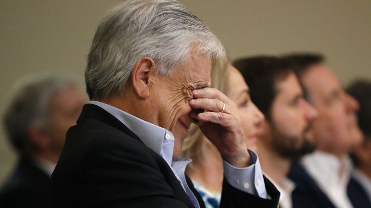 Piñera la pasa mal a dos semanas de los comicios generales. Foto: Cps.