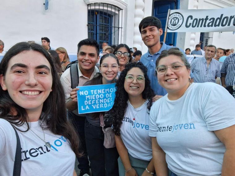 Voluntarios de Frente Joven en la Marcha por la vida 2026 en Tucumán, Argentina. Voluntarios de Frente Joven en la Marcha por la vida 2026 en Tucumán, Argentina.