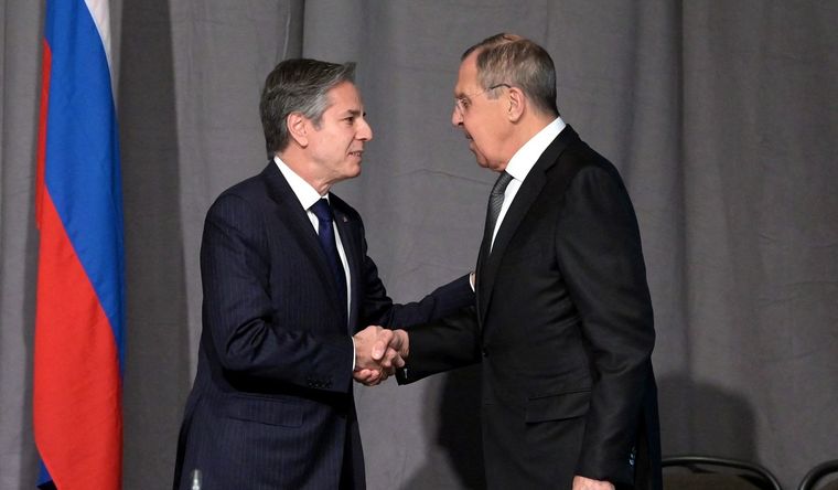 Blinken y Lavrov se reunieron fuera de toda agenda. Foto: Efe.