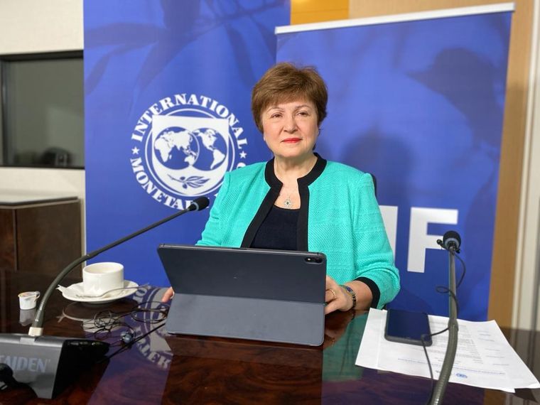 La titular del FMI advirtió que podría producirse una ola de bancarrotas en bancos débiles