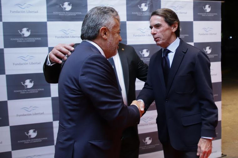 Cornejo estuvo con figuras de la política internacional como José María Aznar, expresidente de España