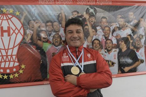 Néstor Apuzzo lanzó un repudiable comentario al hablar sobre su pasado en Huracán. Néstor Apuzzo lanzó un repudiable comentario al hablar sobre su pasado en Huracán.