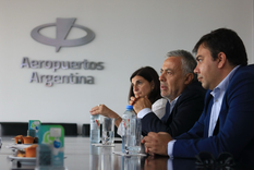 Cornejo llegó a las oficinas de Aeropuertos Argentina para definir cómo se dará la ampliación del Aeropuerto El Plumerillo. Foto: X @alfredocornejo