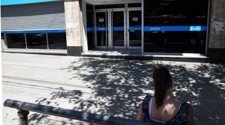 La Anses no trabaja los días feriados. La Anses no trabaja los días feriados.